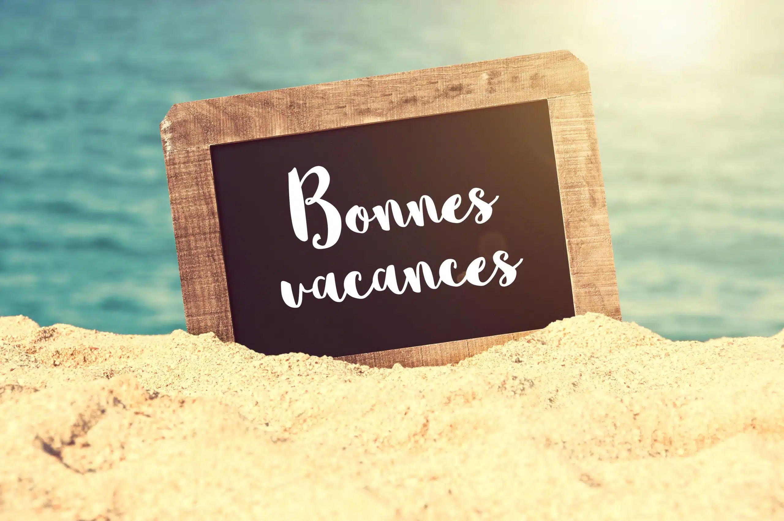 Bonne-vacances-ou-bonnes-vacances-la-regle-dorthographe-scaled.webp